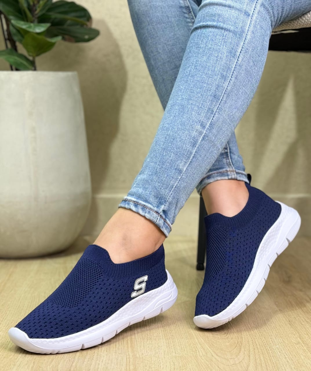 Ref: 5070