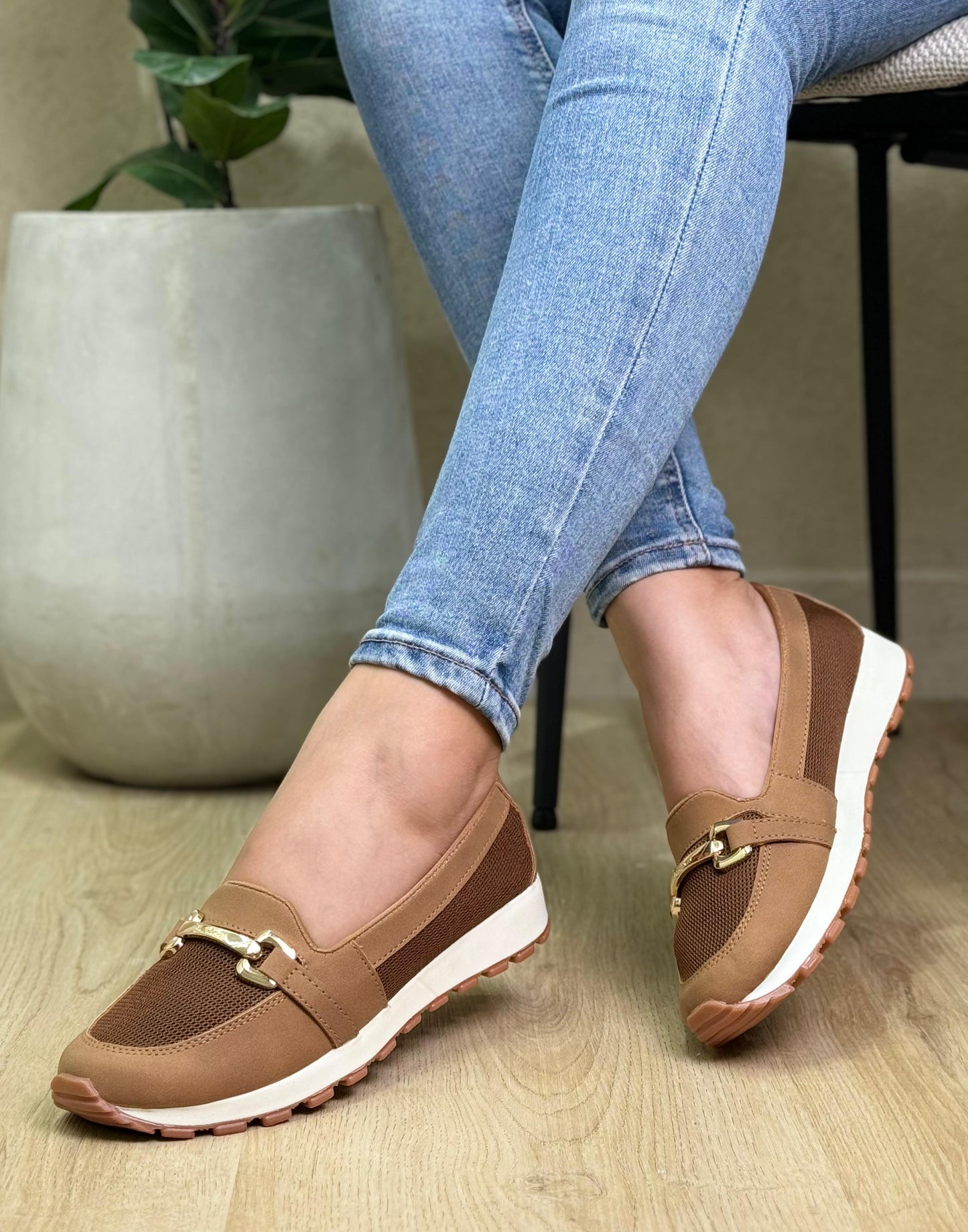 Ref: 5004